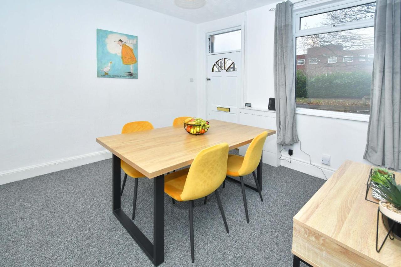 The Yellow Door By Avenew Management Serviced Accommodation Stoke-on-Trent Exterior foto